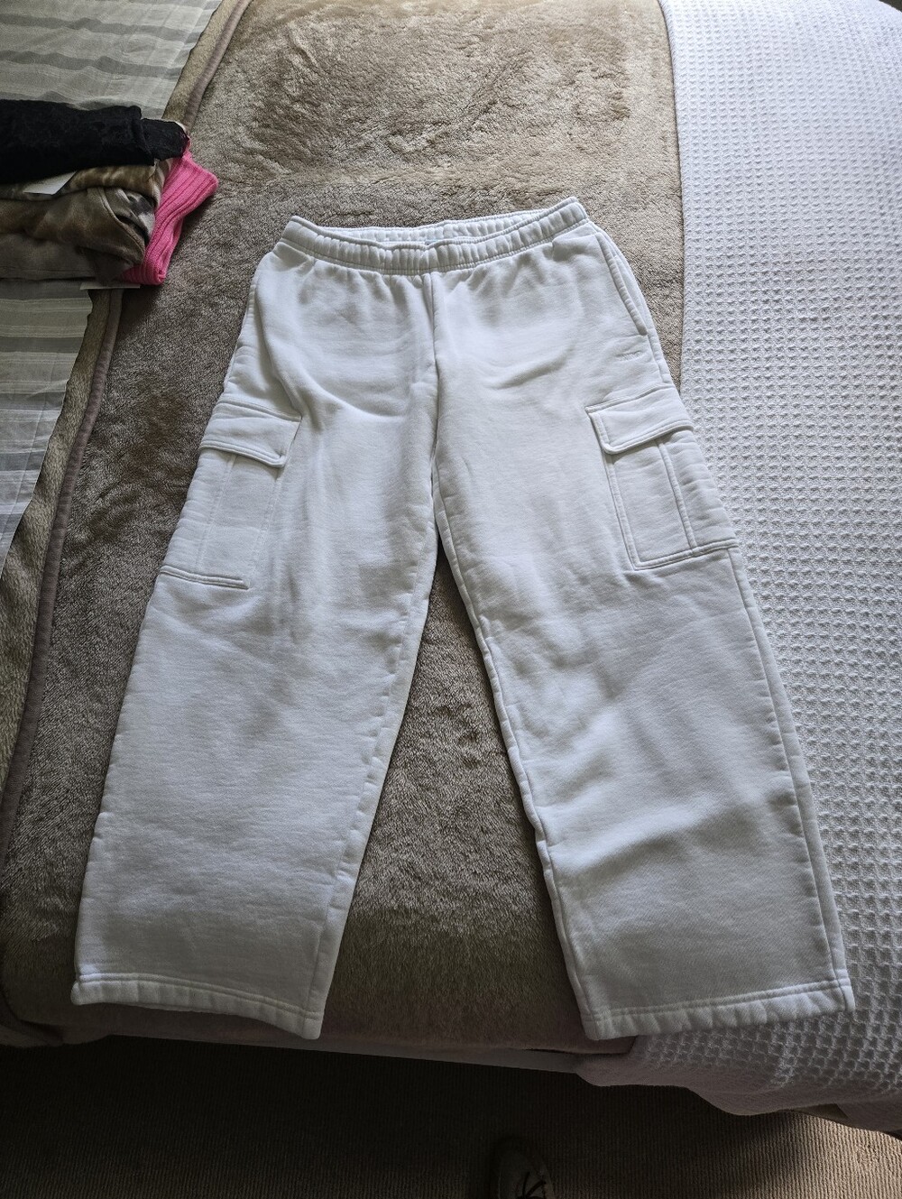 Aritzia TNA White Cargo Sweatpants M